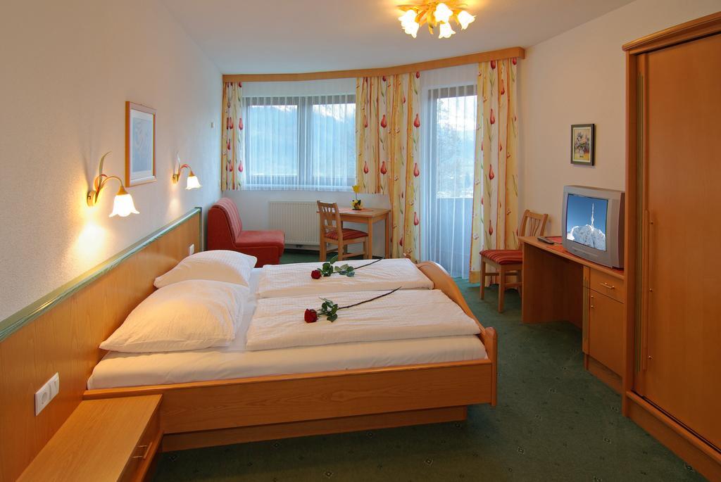Double Room with Mountain View,115014383:JPEG
