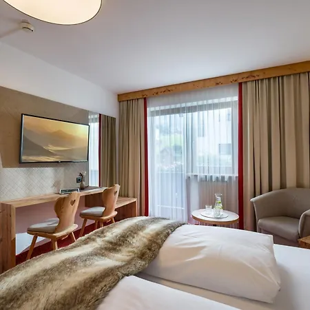 Hotel Landhaus Zillertal-2
